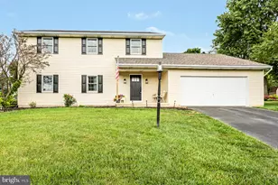 401 Greenfield Dr, Lebanon, PA 17042 - Photo 1