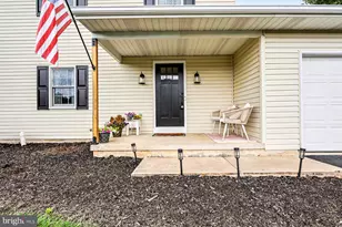 401 Greenfield Dr, Lebanon, PA 17042 - Photo 2