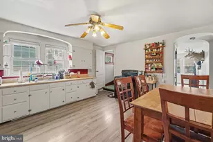 911 W Cherry St, Palmyra, PA 17078 - Photo 8