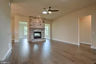 022 Starlight Ln, Lebanon, PA 17046 - Photo 8
