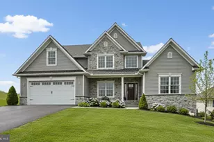 023 Starlight Ln, Lebanon, PA 17046 - Photo 1