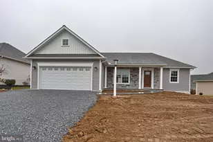016 Starlight Ln, Lebanon, PA 17046 - Photo 2