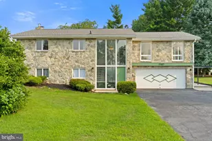 1147 Cedar Crest Dr, Lebanon, PA 17046 - Photo 2