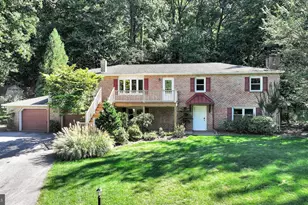 654 Woodlawn Dr, Lebanon, PA 17042 - Photo 1