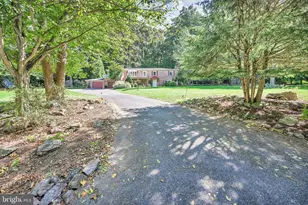 654 Woodlawn Dr, Lebanon, PA 17042 - Photo 4