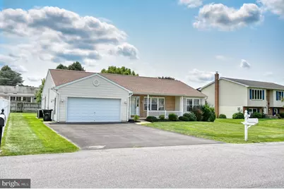 636 Meadow Drive, Lebanon, PA 17042 - Photo 2