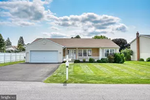 636 Meadow Dr, Lebanon, PA 17042 - Photo 1