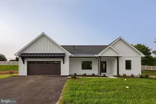 106 Grove Ln, Myerstown, PA 17067 - Photo 2