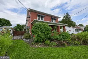 429 W Main Ave, Myerstown, PA 17067 - Photo 2
