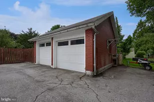 429 W Main Ave, Myerstown, PA 17067 - Photo 6