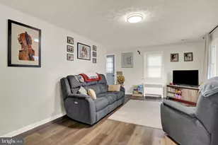 832 W Maple St, Palmyra, PA 17078 - Photo 6
