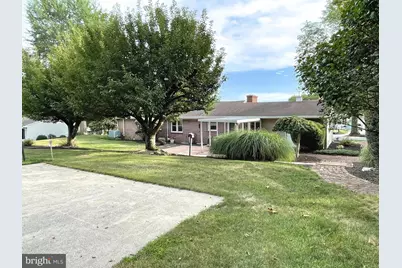 11 W Larch Street, Annville, PA 17003 - Photo 4
