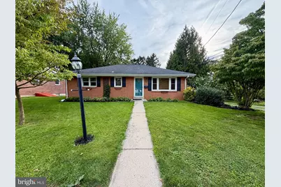 125 S Center Avenue, Palmyra, PA 17078 - Photo 1