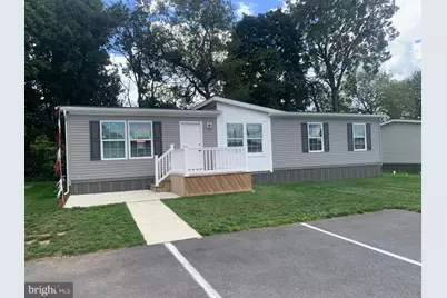 22 W Willow Street, Palmyra, PA 17078 - Photo 2