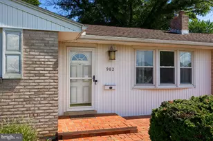 982 Daffodil Dr, Lebanon, PA 17042 - Photo 4