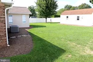 931 Oak Ln, Lebanon, PA 17046 - Photo 8