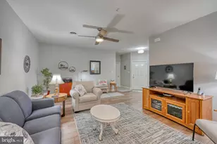 102 S Village Cir, Palmyra, PA 17078 - Photo 6