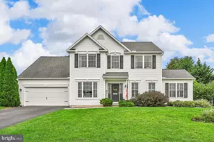 434 Sweetwater Dr, Palmyra, PA 17078 - Photo 2