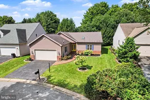 525 Waterside Cir, Lebanon, PA 17042 - Photo 2