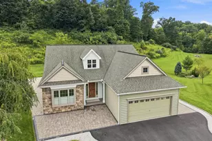 1005 Briarwood Ct, Lebanon, PA 17042 - Photo 2