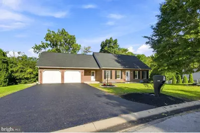 933 Redwood Lane, Lebanon, PA 17046 - Photo 2