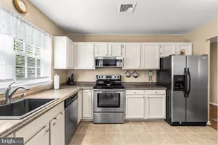409 Cambridge Ct, Palmyra, PA 17078 - Photo 10
