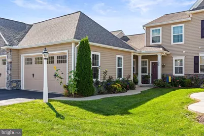 106 S Village Circle, Palmyra, PA 17078 - Photo 2