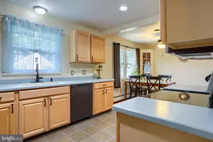 321 E Walnut St, Palmyra, PA 17078 - Photo 8