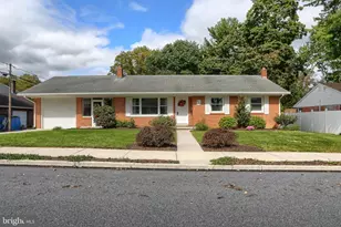 321 E Walnut St, Palmyra, PA 17078 - Photo 1