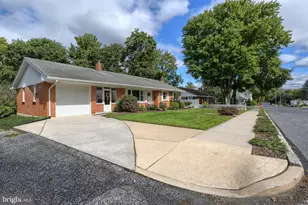 321 E Walnut St, Palmyra, PA 17078 - Photo 2