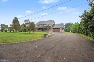 41 Garloff Rd, Myerstown, PA 17067 - Photo 2