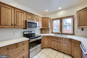 18 E Maple Ave, Myerstown, PA 17067 - Photo 12