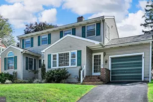 114 E Chestnut St, Cleona, PA 17042 - Photo 1