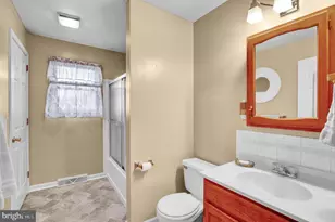 128 Palm Ln, Lebanon, PA 17042 - Photo 16