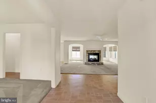 856 Walnut Crest Dr, Lebanon, PA 17046 - Photo 4