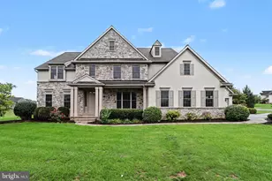20 Wheatland Cir, Lebanon, PA 17042 - Photo 2