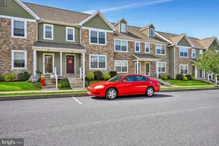 521 Byler Cir, Lebanon, PA 17042 - Photo 2