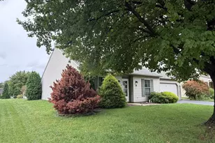 9 Lakeview Dr, Myerstown, PA 17067 - Photo 4
