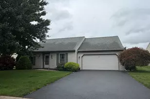9 Lakeview Dr, Myerstown, PA 17067 - Photo 2