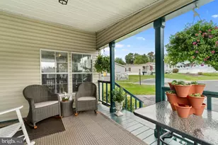463 W Cedar St, Palmyra, PA 17078 - Photo 4