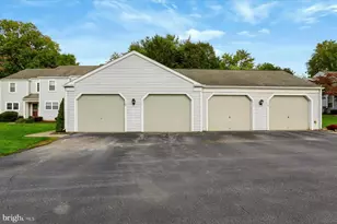 111 Coventry Ct, Palmyra, PA 17078 - Photo 2