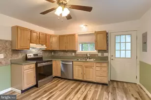 146 Lakeside Dr, Fredericksburg, PA 17026 - Photo 8