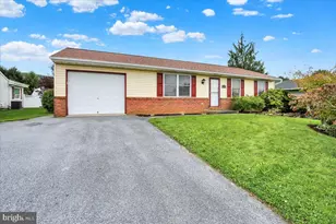 124 Treeline Dr, Newmanstown, PA 17073 - Photo 2