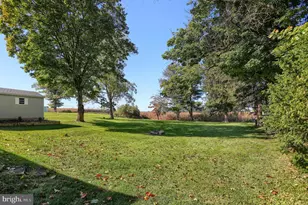 185 Village Dr, Lebanon, PA 17042 - Photo 32