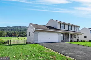 73 Edgemont Ln, Newmanstown, PA 17073 - Photo 2