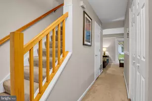 1102 Cambridge Ct, Palmyra, PA 17078 - Photo 2