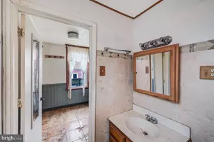 635 Vine St, Freeland, PA 18224 - Photo 30