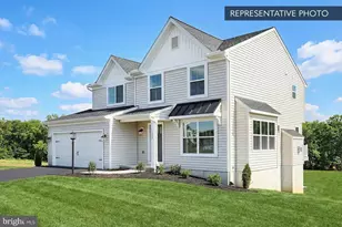 2474 E Venisa Dr, Hazle Township, PA 18201 - Photo 2