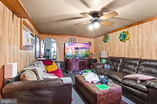 326 Center St, Wilkes Barre, PA 18702 - Photo 6