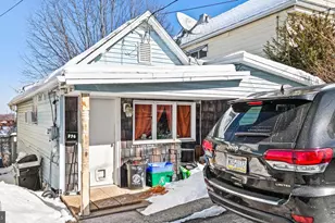 326 Center St, Wilkes Barre, PA 18702 - Photo 2